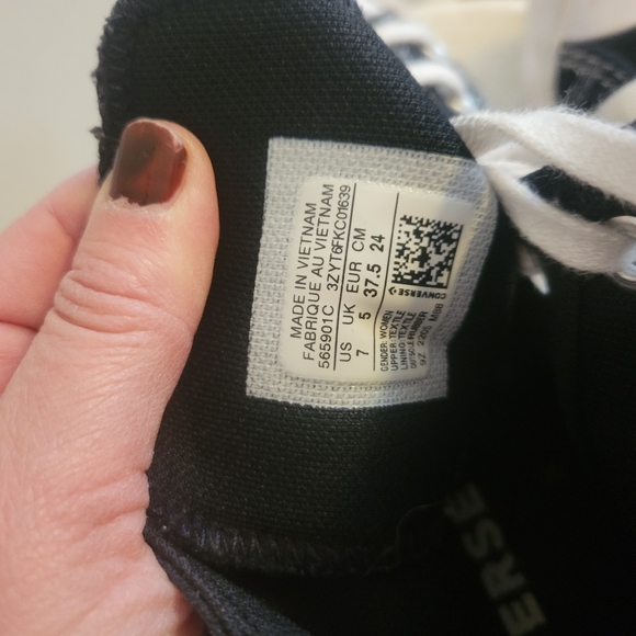 Converse Chuck Taylor Women's Black and White Lugged Sneakers size 7 - Picture 7 of 7